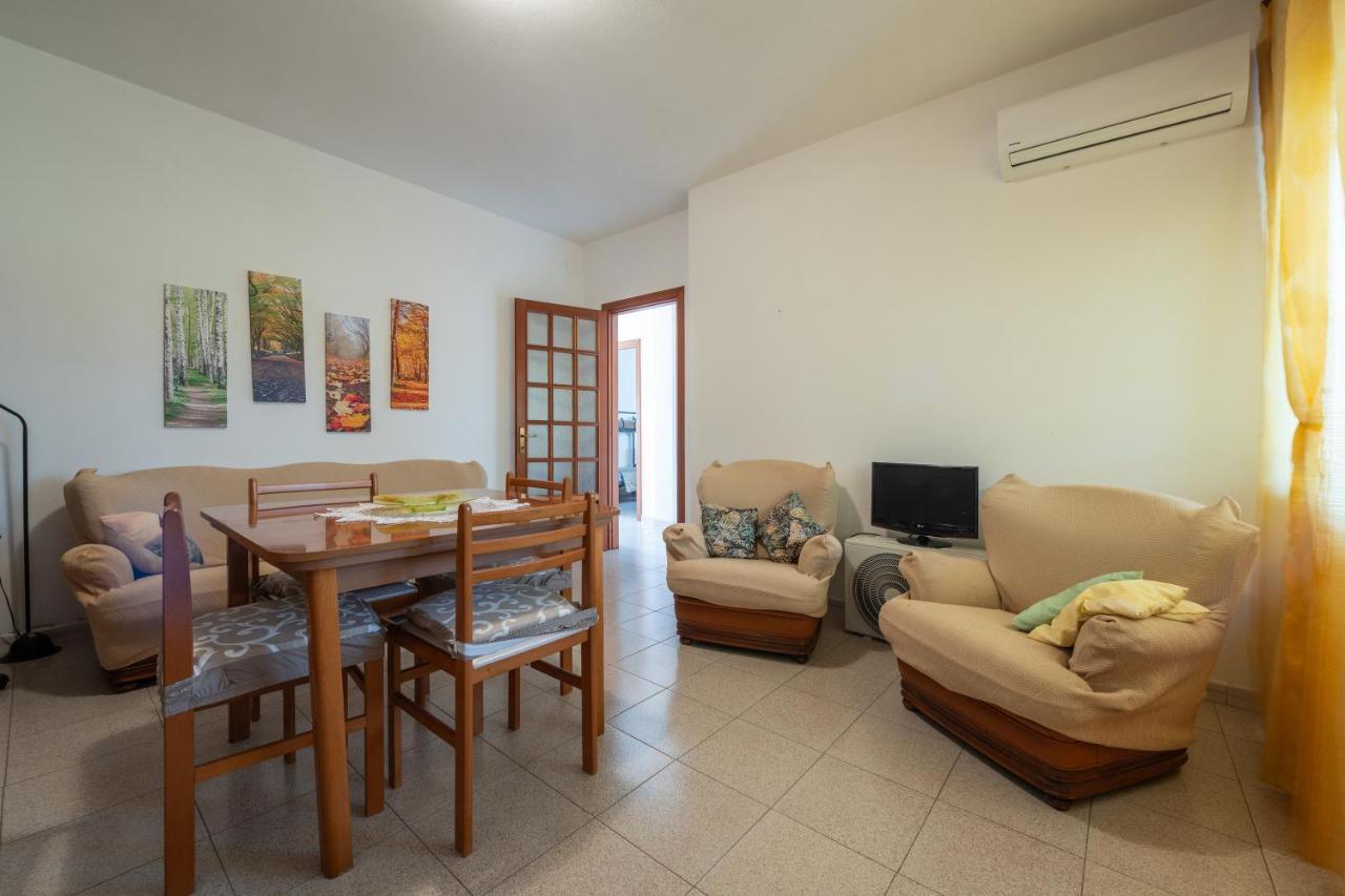 Casa Vacanze San Giovanni San Giovanni Suèrgiu Екстериор снимка